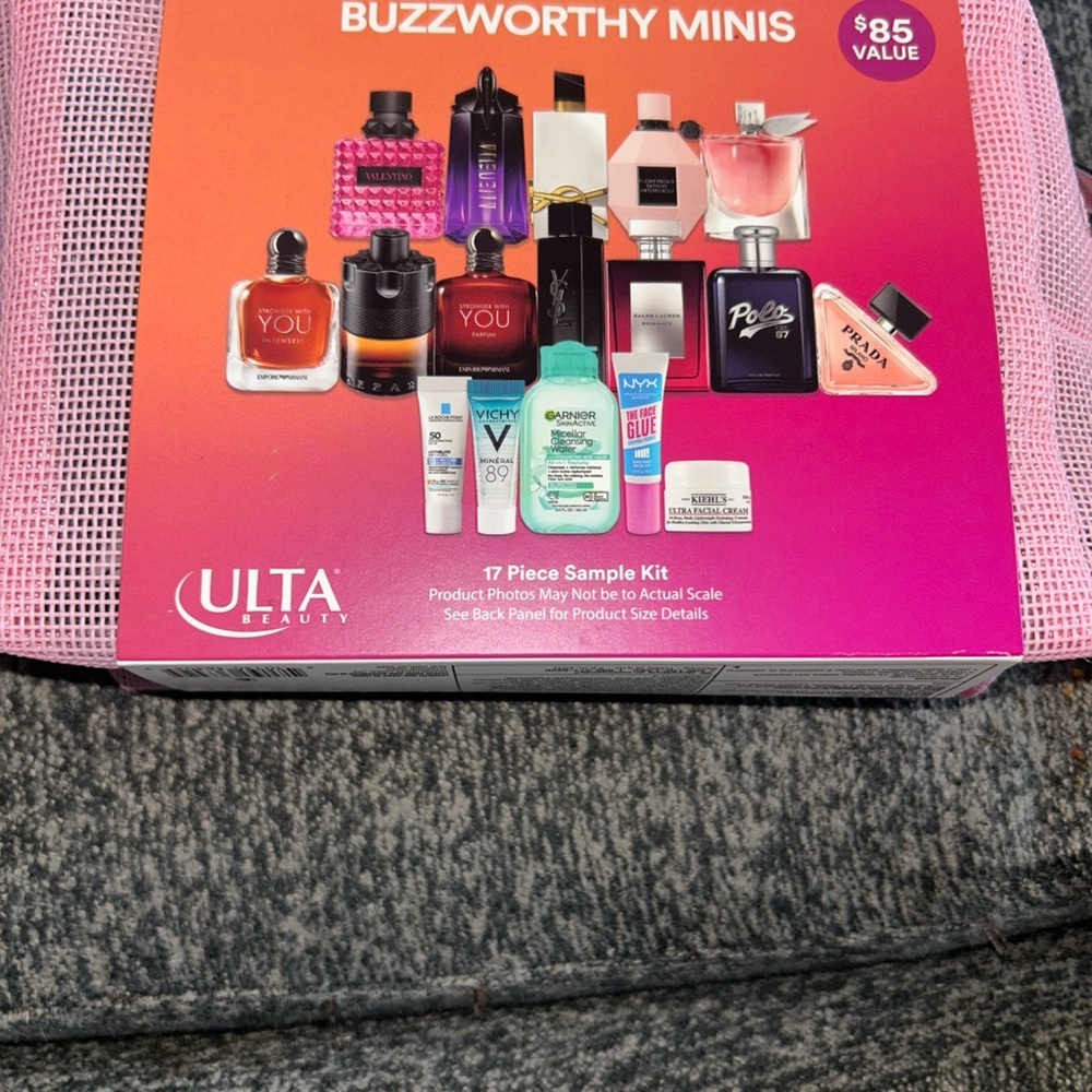 ULTA Buzzworthy Minis SET 17 PIECE Fragrance & Skincare In Makeup Bag NWT
